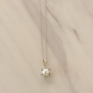 14K White Gold Pearl Pendant Necklace